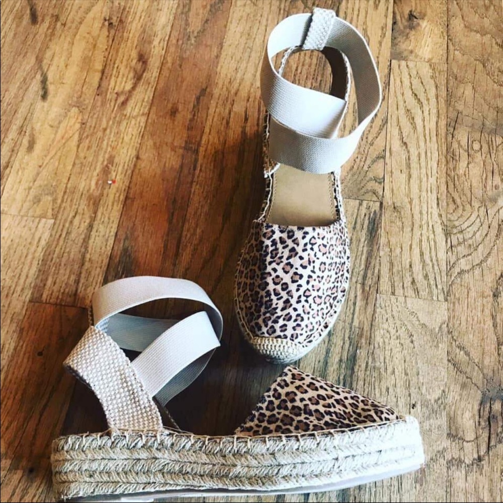 Cute leopard shoes!